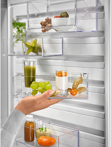 Двухкамерный холодильник Electrolux RNC7ME34W2 фото 3 фото 3