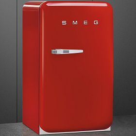 Красный мини холодильник Smeg FAB10RR фото 3 фото 3