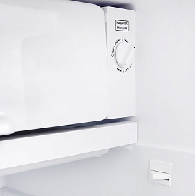 Маленький холодильник с морозильной камерой TESLER RC-95 black фото 4 фото 4