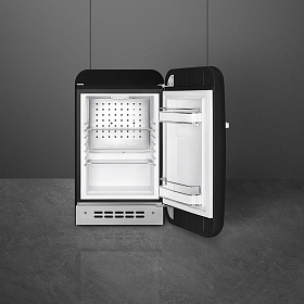 Чёрный маленький холодильник Smeg FAB5RBL5 фото 2 фото 2