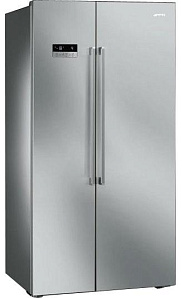 Серебристый холодильник Smeg SBS63XE